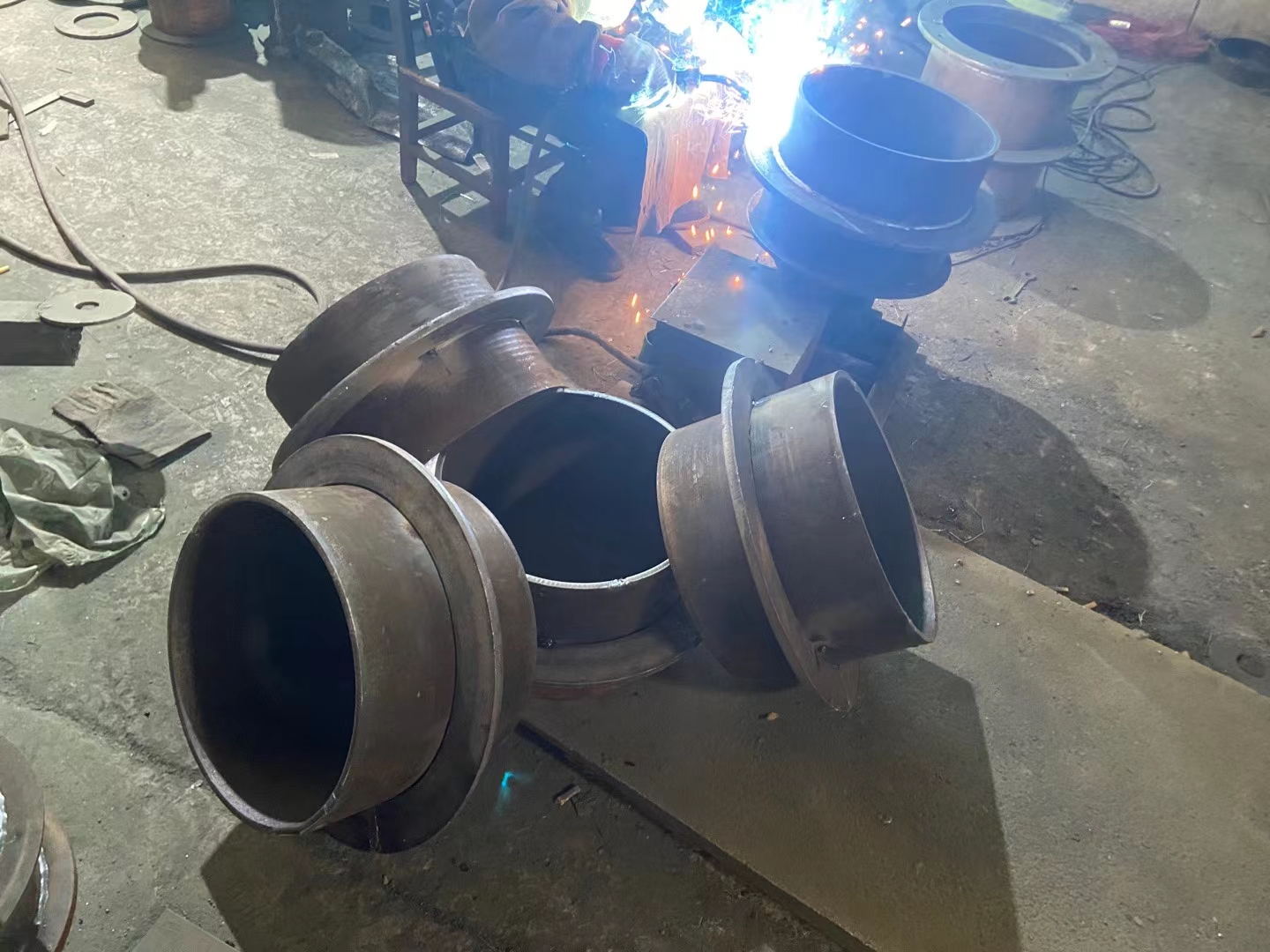 奥凡环保科技02S404碳钢防水套管加工现场图片