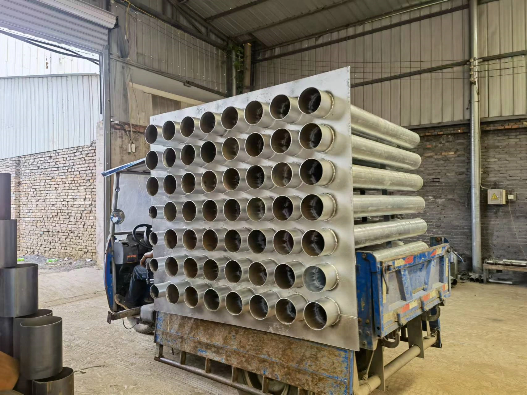 电力套管是什么材质？镀锌电气组合套管 热镀锌Q235碳钢 锌层≥85μm 壁厚≥2.5mm 07FD02国标 人防工程专用 来图定制 工厂直发产品图片 - 巩义市奥凡环保科技有限公司